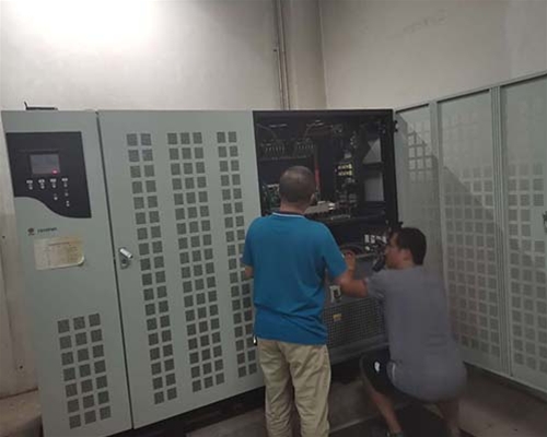 太原电视台300KVA UPS维护及12V 200AH电池更换